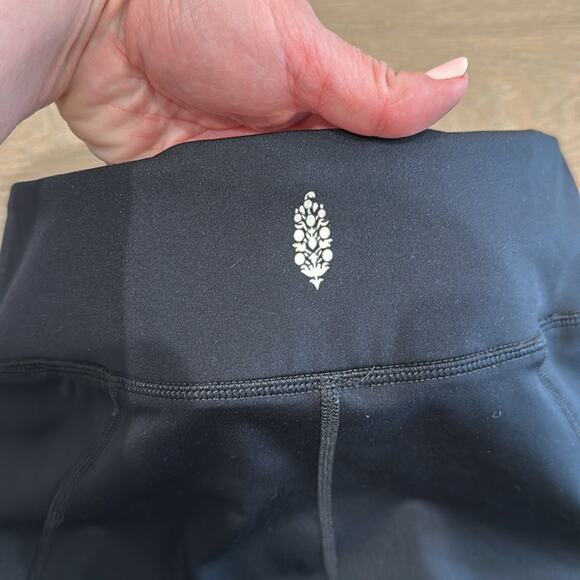 FP MOVEMENT Black Resilience Slim-Leg Yoga Active Pilates Dance Flare Pants Sz S - Picture 10 of 13